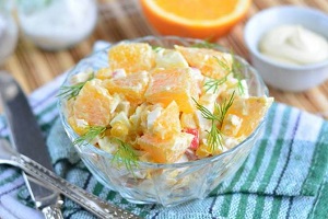 Салат с апельсином и чесноком