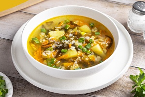 Овощной суп с рисом и морской капустой