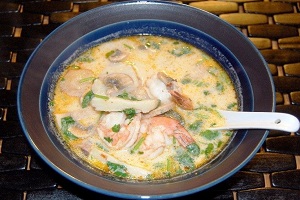 Молочный суп с пастой и морскими гребешками