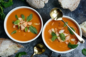 Томатный крем-суп с креветками