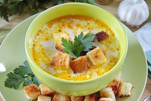Суп с курицей рисом и плавленым сыром