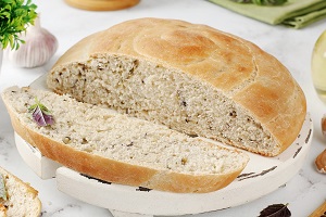 Хлеб с базиликом и чесноком