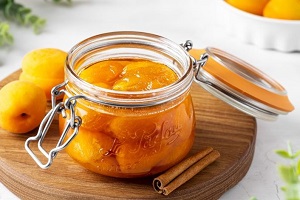 Варенье из абрикосов с лимоном и корицей