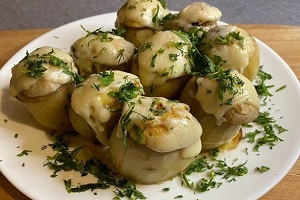 Кавказское картофельное туршу с рубленым мясом