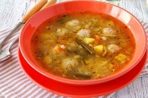 Суп с фрикадельками и стручковой фасолью