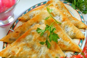 Ёка кавказское блюдо из лаваша с сыром
